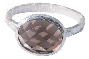 Geborsteld mat Sterling zilveren ring met gefaceteerde Smokey Topaz edelsteen