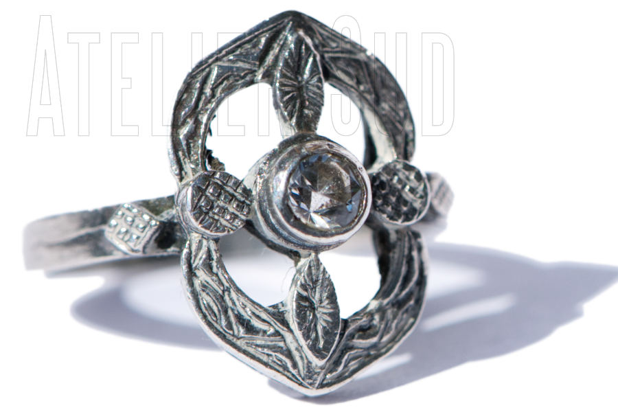 Escudo Zirconia Zilver